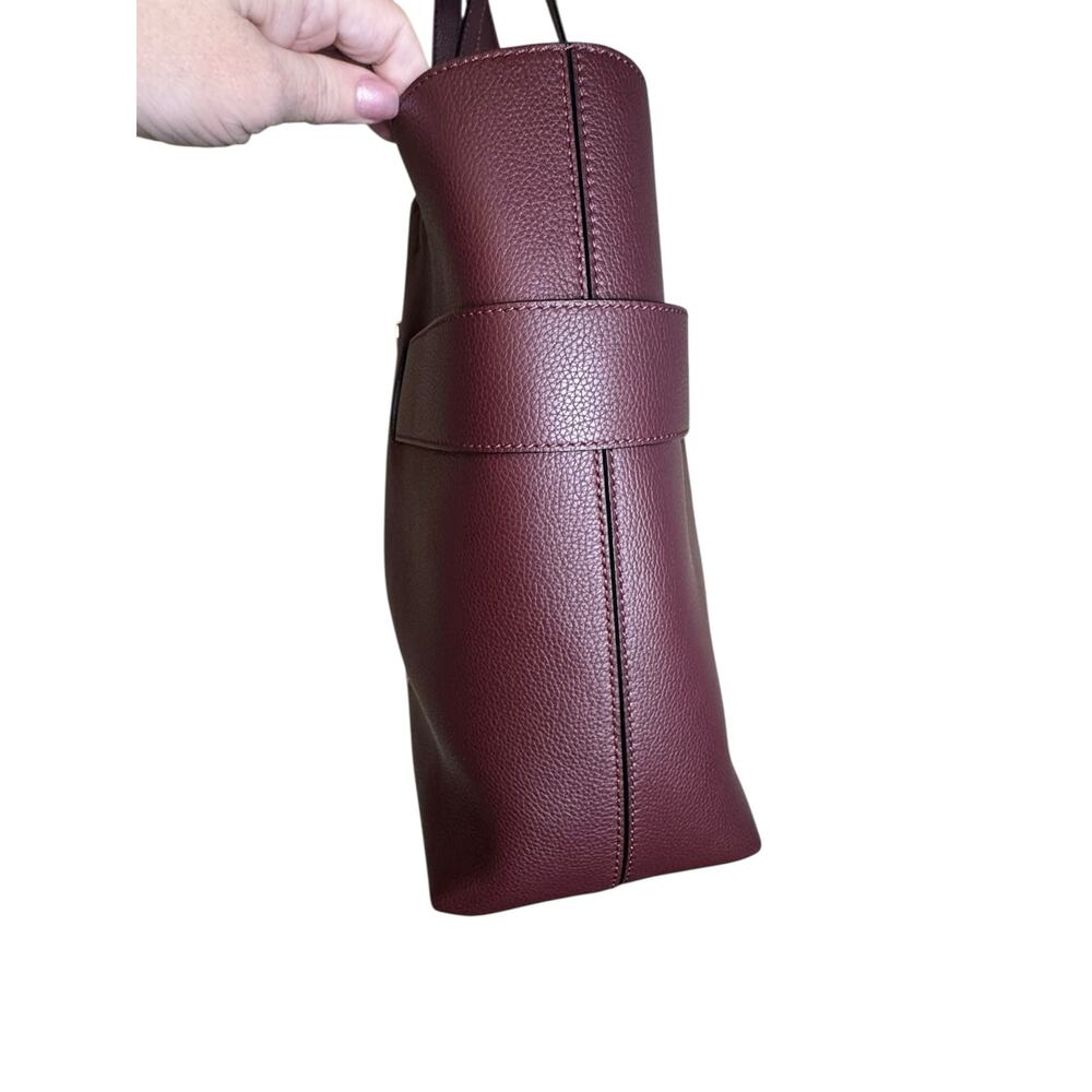 Alexander McQueen NWT T-Bar Sling Leather Tote in Cranberry - Picture 7 of 16
